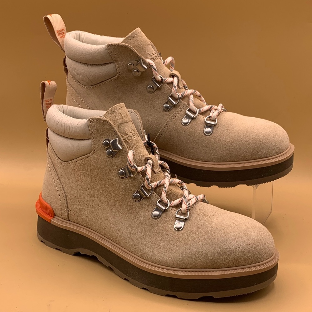 Sorel Women's Hi-Line Hiker boots in the ceramic major colorway Size 8.5